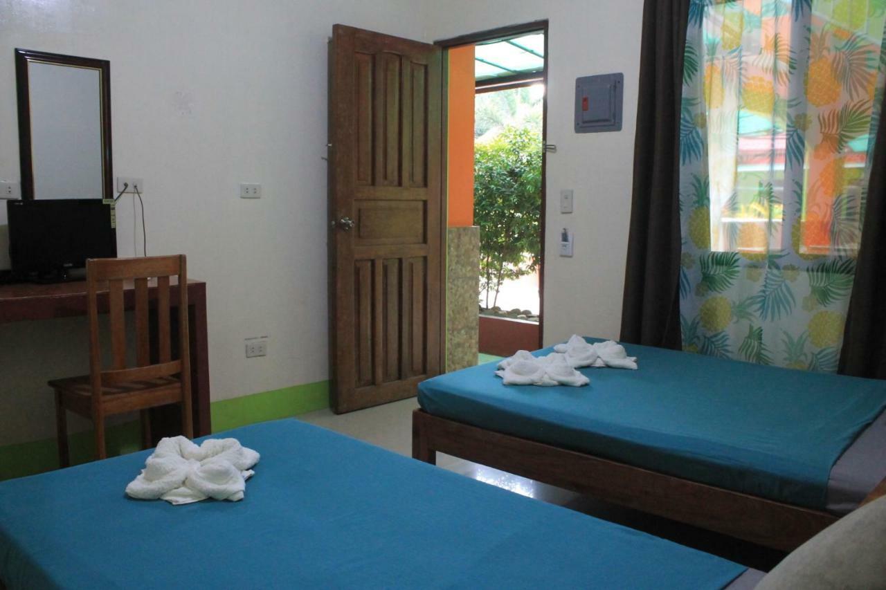 Green Park Tourist Inn Puerto Princesa Bagian luar foto